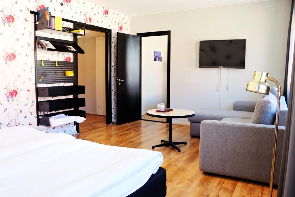 Hotell Kungsljus, budgethotell Västervik Exterior foto